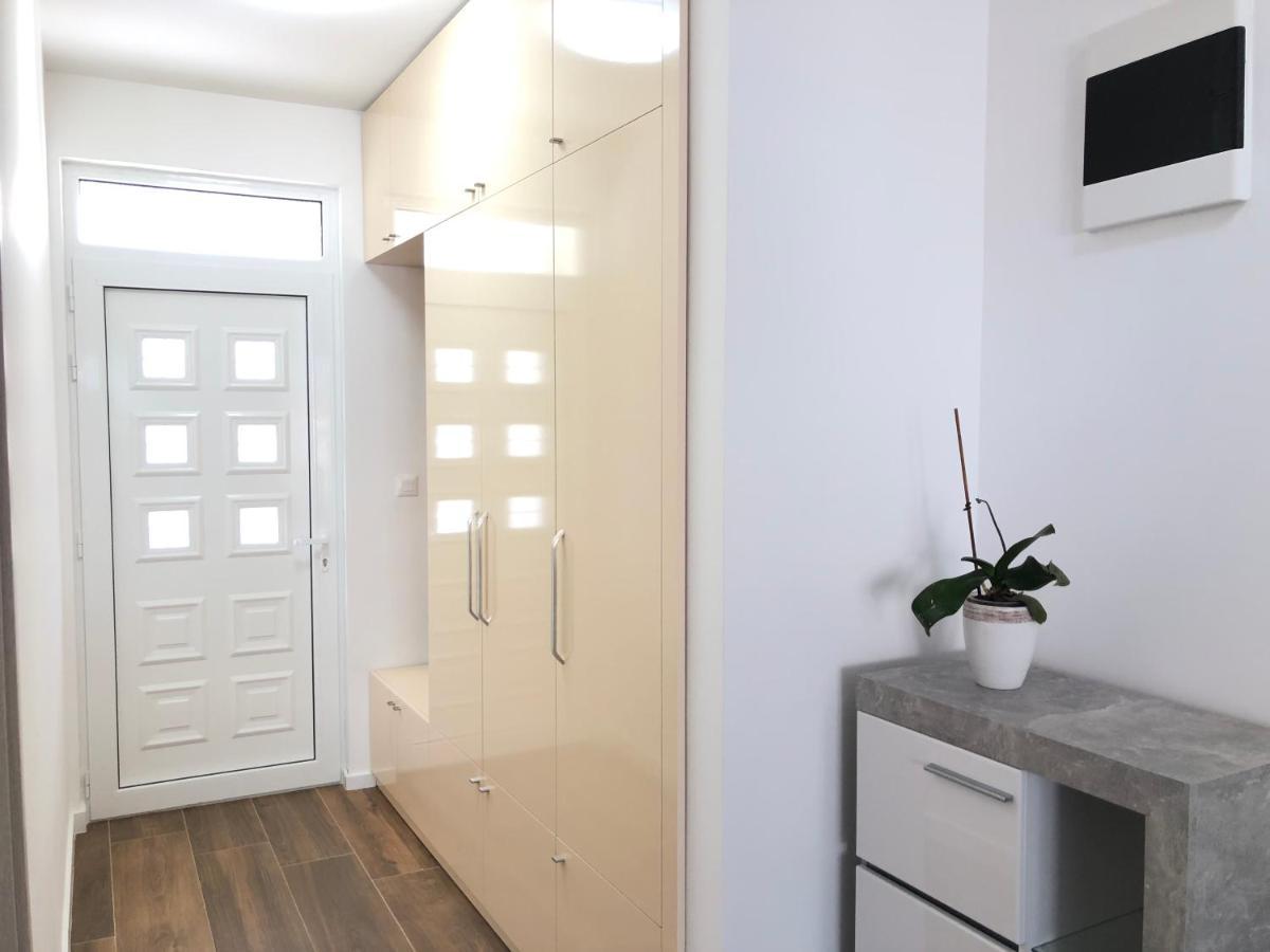 Apartment Sara With Seaview 부드바 외부 사진